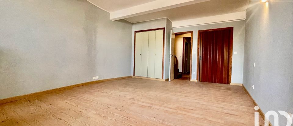 Building in Castelnaudary (11400) of 280 m²