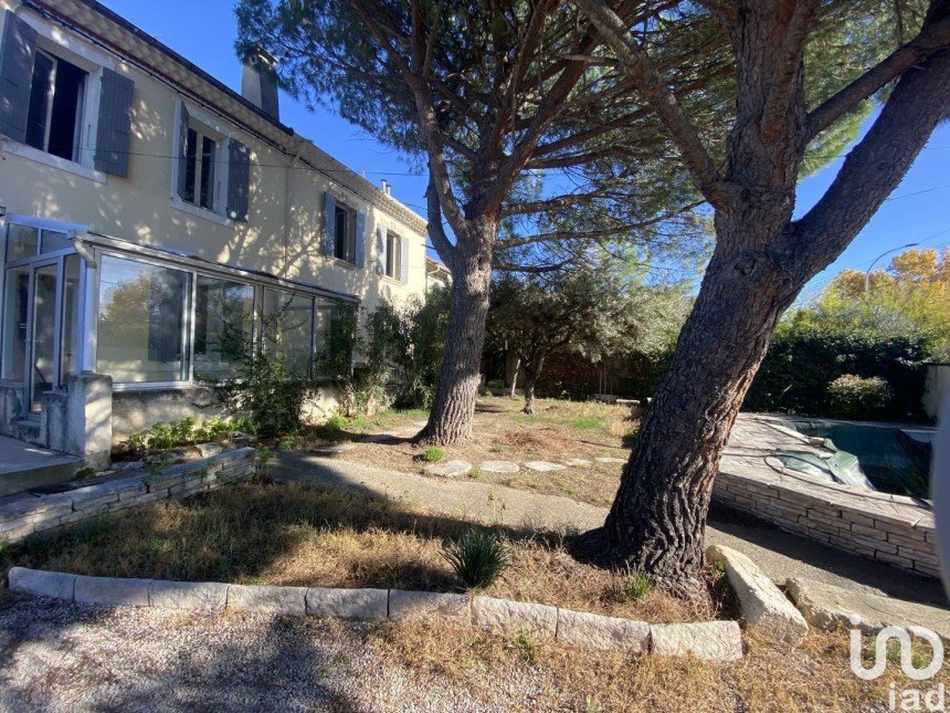 House 7 rooms of 170 m² in Carpentras (84200)