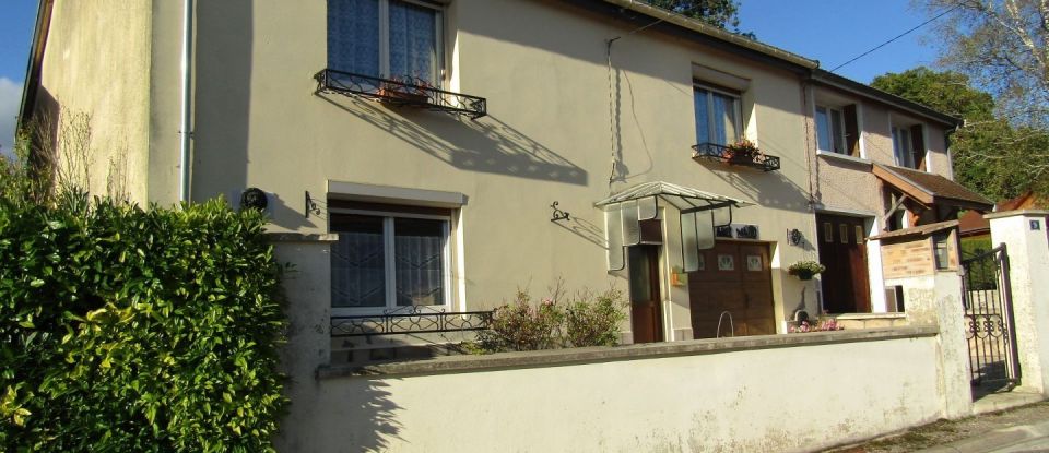 Maison 6 pièces de 180 m² à Doulaincourt-Saucourt (52270)
