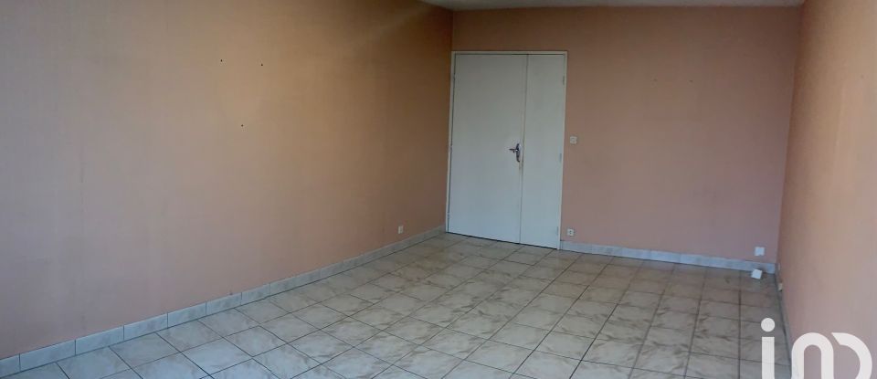 Apartment 3 rooms of 70 m² in La Riche (37520)
