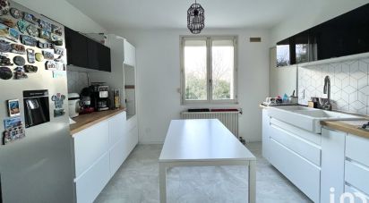 House 6 rooms of 160 m² in Pont-Sainte-Marie (10150)