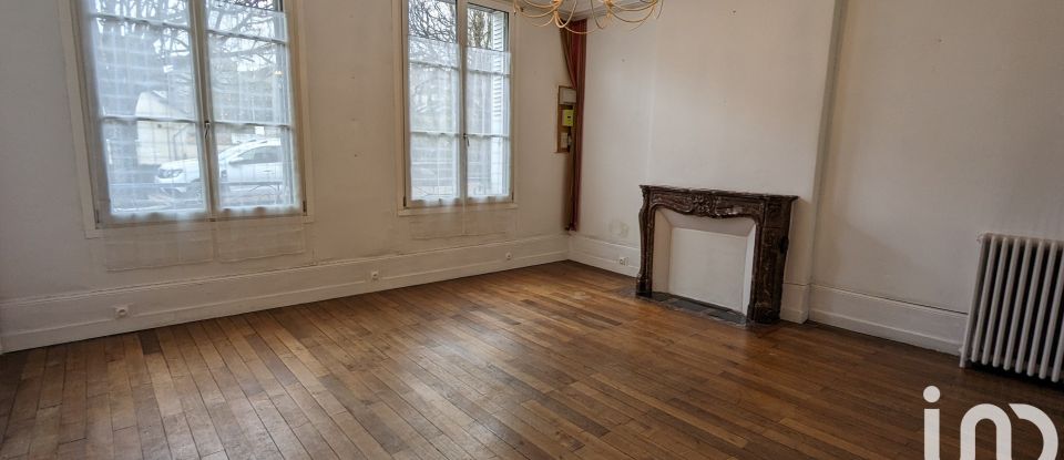 Town house 6 rooms of 159 m² in Vendôme (41100)