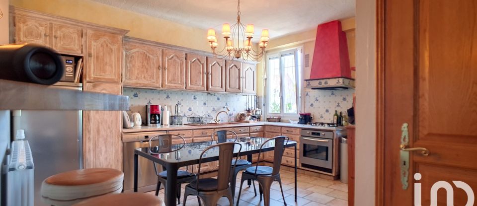 Traditional house 8 rooms of 235 m² in Corbeil-Essonnes (91100)