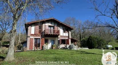 Traditional house 5 rooms of 150 m² in Saint-Pée-sur-Nivelle (64310)