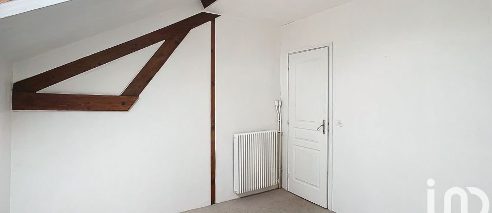 Maison traditionnelle 5 pièces de 119 m² à Le Mesnil-le-Roi (78600)