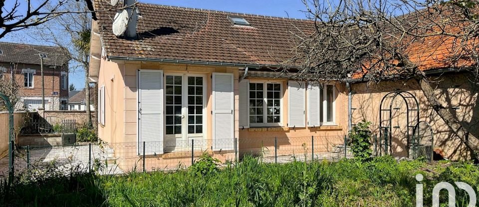 Maison traditionnelle 9 pièces de 233 m² à Saint-Jean-de-Braye (45800)