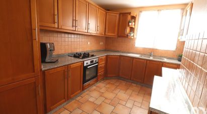 House 6 rooms of 155 m² in Chilly-Mazarin (91380)