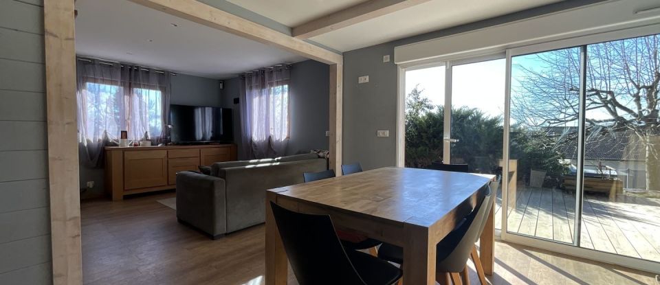 House 5 rooms of 103 m² in Saint-Eusèbe (74150)