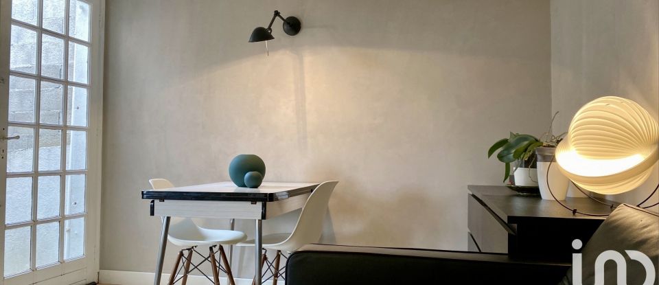 Traditional house 2 rooms of 60 m² in Marseille (13015)