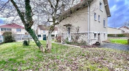 House 4 rooms of 90 m² in Fontenay-Trésigny (77610)