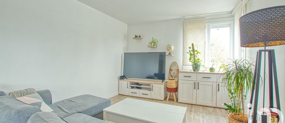 Appartement 3 pièces de 72 m² à Sainte-Geneviève-des-Bois (91700)