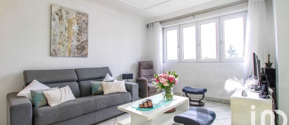 Appartement 5 pièces de 90 m² à Chilly-Mazarin (91380)