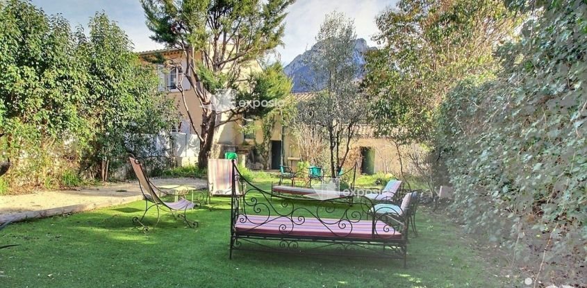 House 6 rooms of 163 m² in Buis-les-Baronnies (26170)