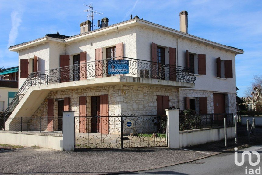 Maison 7 pièces de 206 m² à Gardonne (24680)