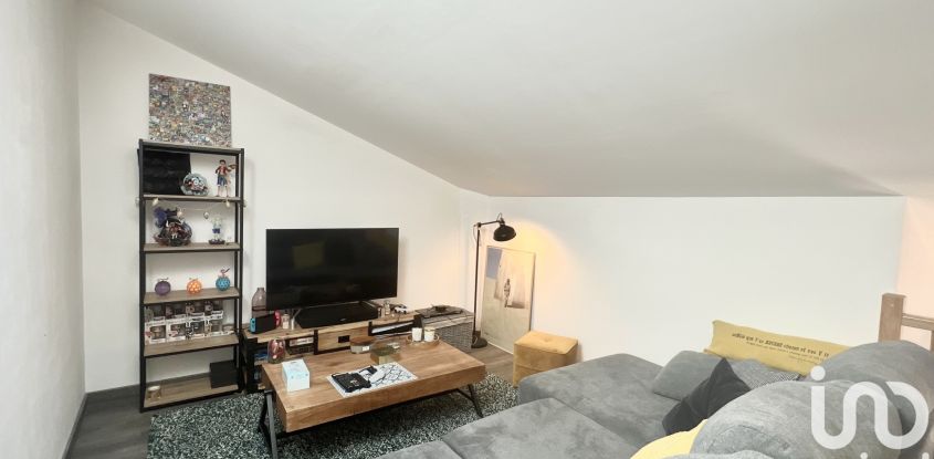 Duplex 3 pièces de 77 m² à Laudun-l'Ardoise (30290)