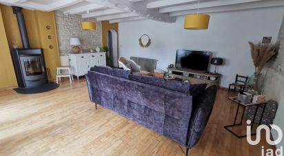House 9 rooms of 290 m² in Houlette (16200)