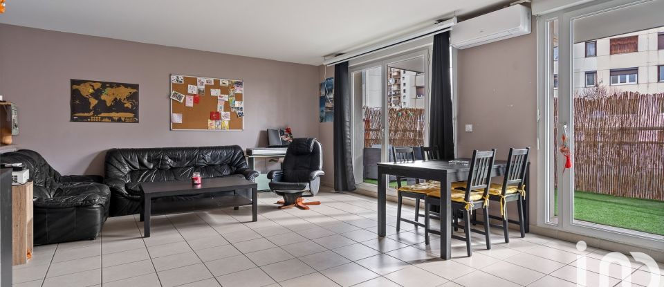 Apartment 4 rooms of 84 m² in Saint-Priest (69800)