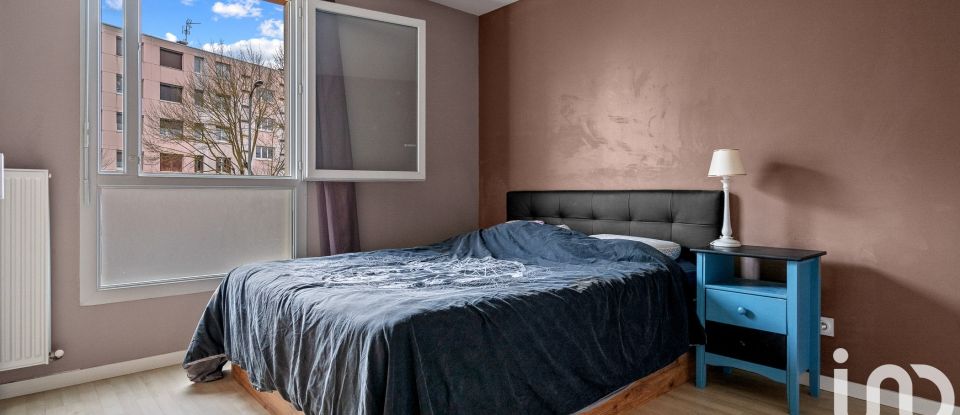 Apartment 4 rooms of 84 m² in Saint-Priest (69800)