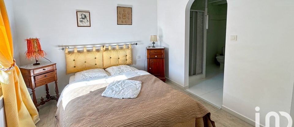 Maison traditionnelle 8 pièces de 215 m² à San-Martino-di-Lota (20200)
