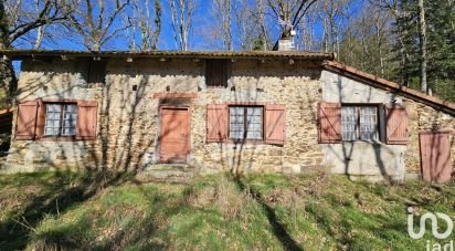 House 3 rooms of 100 m² in Leynhac (15600)