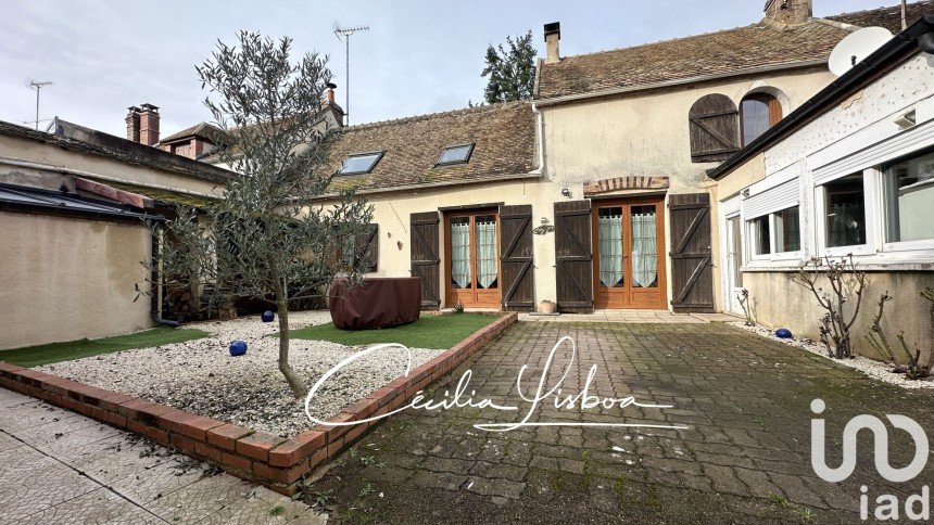 Maison de village 4 pièces de 100 m² à Saint-Sérotin (89140)
