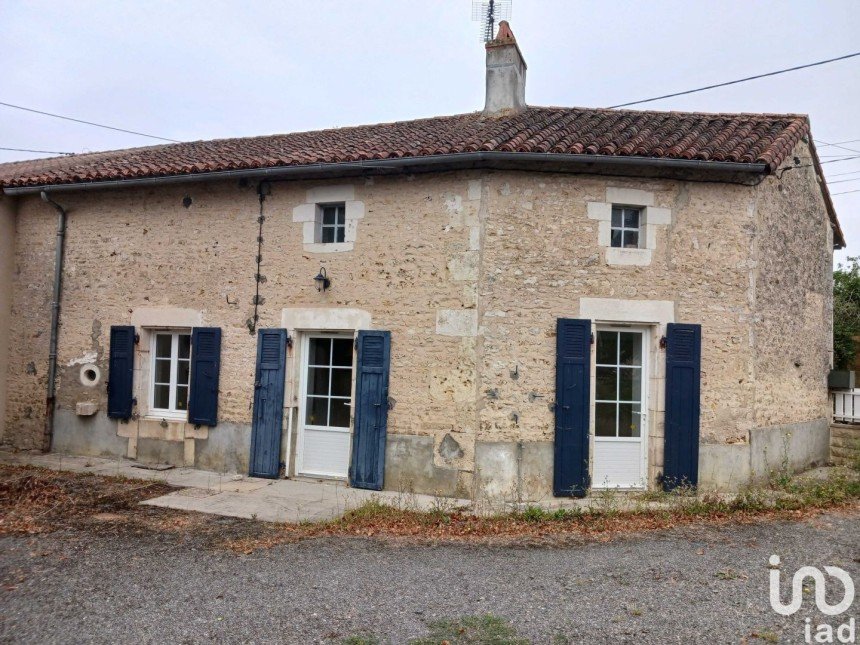 Maison 3 pièces de 45 m² à Usson-du-Poitou (86350)