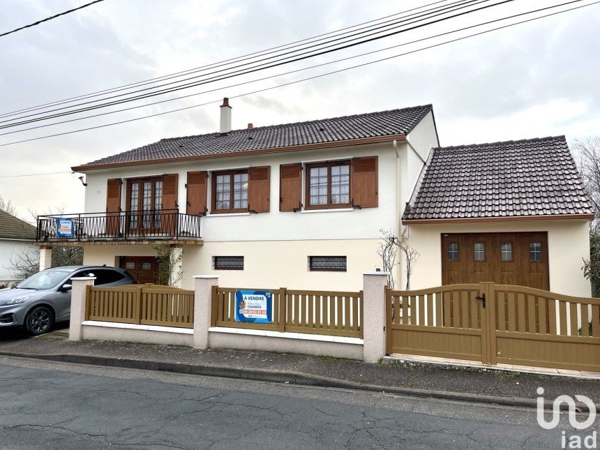 House 4 rooms of 83 m² in Orléans (45000)