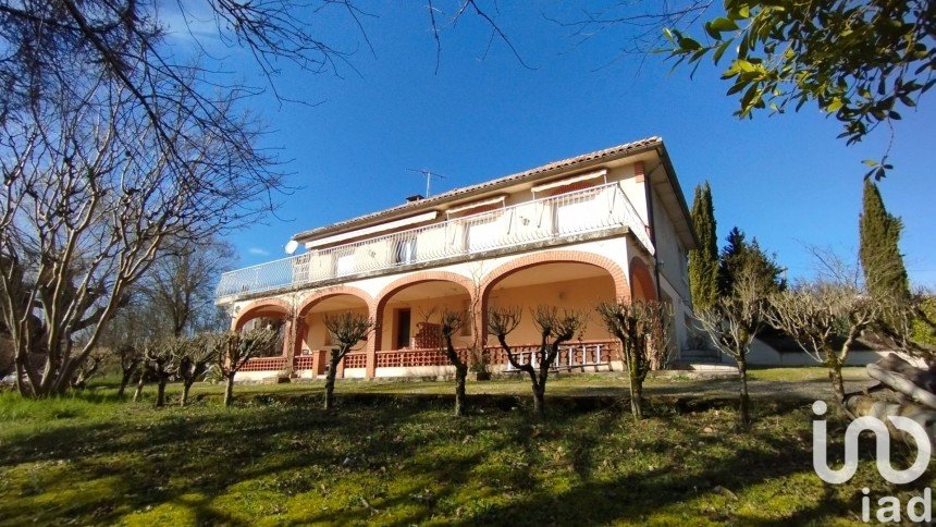 Building in Moissac (82200) of 195 m²