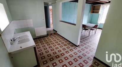 Traditional house 5 rooms of 102 m² in - (79340)