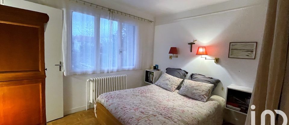 House 8 rooms of 220 m² in Saint-Maur-des-Fossés (94210)