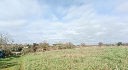 Land of 7,285 m² in Thouars (79100)