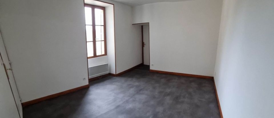 House 5 rooms of 100 m² in Isômes (52190)