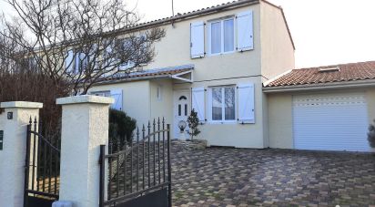 House 7 rooms of 125 m² in Châteaubernard (16100)