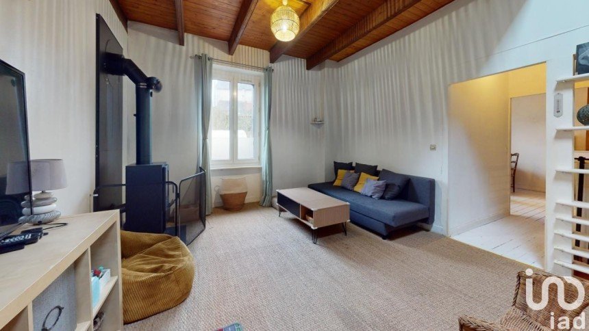 Maison 5 pièces de 93 m² à Pont-de-Buis-lès-Quimerch (29590)