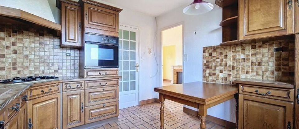 House 4 rooms of 122 m² in La Barre-de-Semilly (50810)