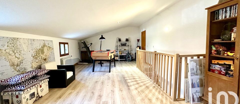 Maison traditionnelle 6 pièces de 220 m² à Uchaux (84100)