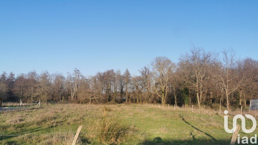 Land of 4,392 m² in Cartelègue (33390)