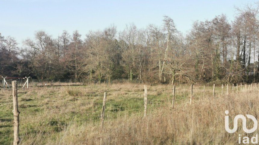 Land of 1,012 m² in Cartelègue (33390)
