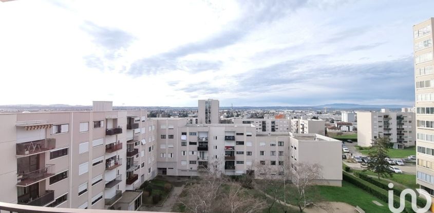Apartment 4 rooms of 80 m² in Saint-Priest (69800)