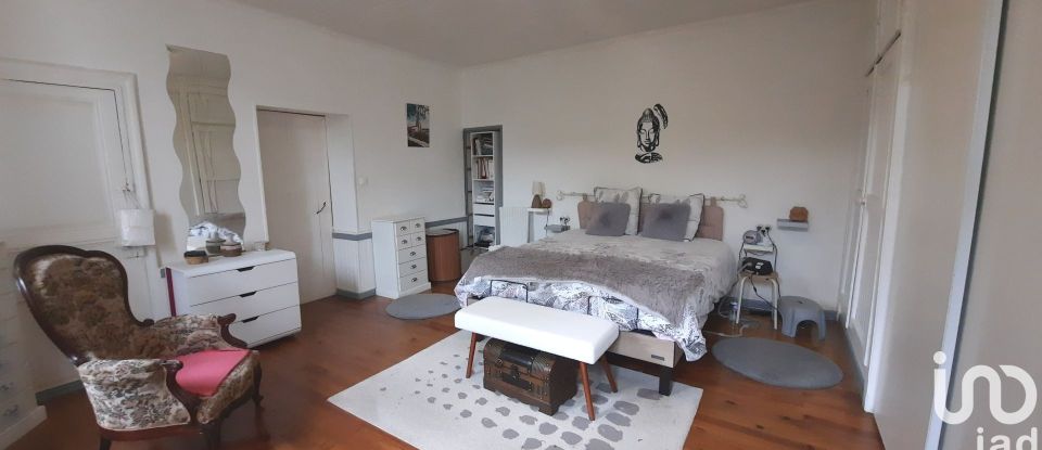 House 6 rooms of 186 m² in Labastide-Saint-Pierre (82370)