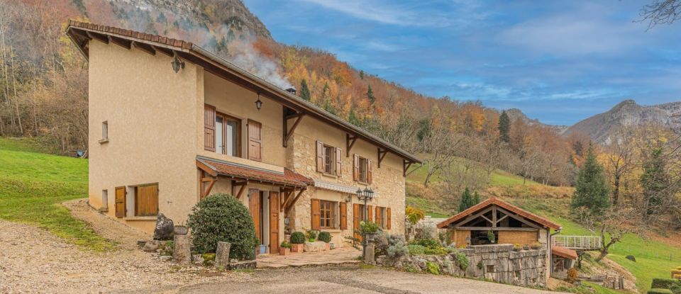 House 8 rooms of 184 m² in Saint-Gervais (38470)