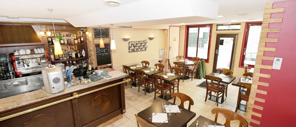 Restaurant of 160 m² in Yerres (91330)