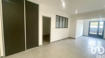 Apartment 3 rooms of 75 m² in Sainte-Cécile-les-Vignes (84290)