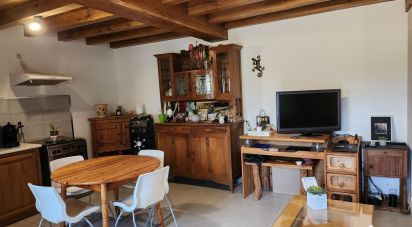 House 3 rooms of 113 m² in Moulidars (16290)