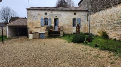 House 3 rooms of 113 m² in Moulidars (16290)