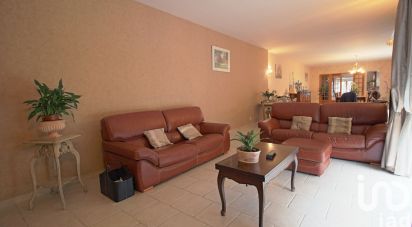 House 9 rooms of 260 m² in Prasville (28150)