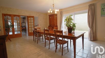 House 9 rooms of 260 m² in Prasville (28150)