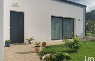 House 5 rooms of 121 m² in Fouras (17450)