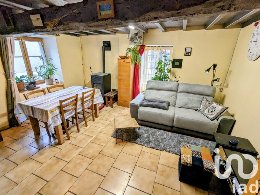 Village house 3 rooms of 66 m² in Souternon (42260)