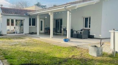 House 6 rooms of 134 m² in Villenave-d'Ornon (33140)